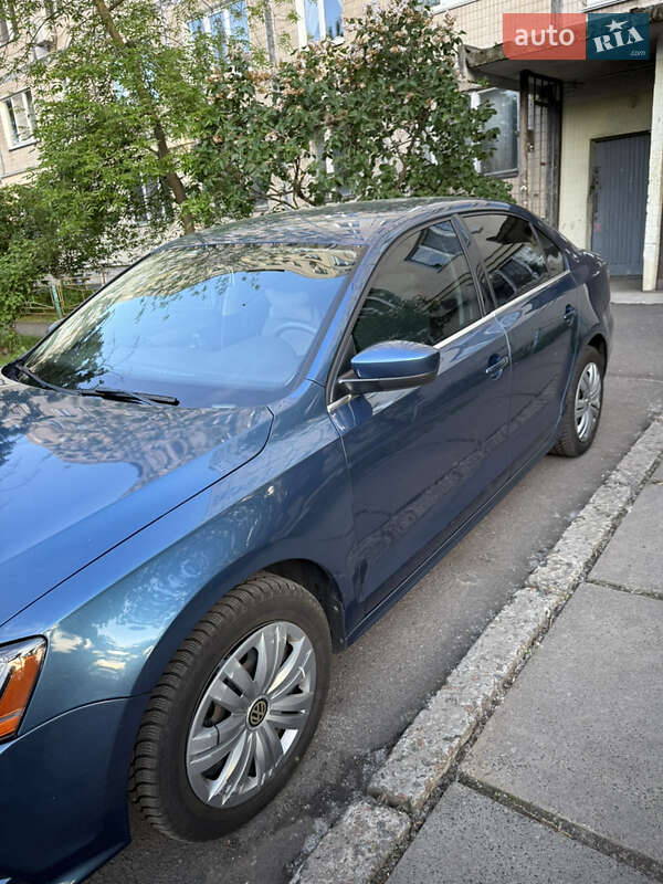 Седан Volkswagen Jetta 2016 в Киеве