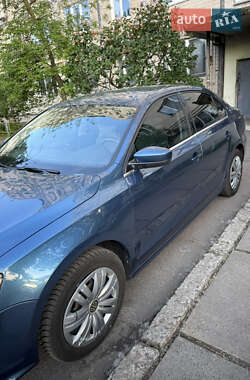Седан Volkswagen Jetta 2016 в 