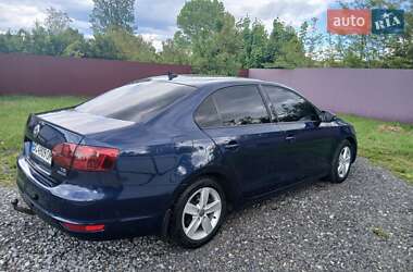Седан Volkswagen Jetta 2012 в 