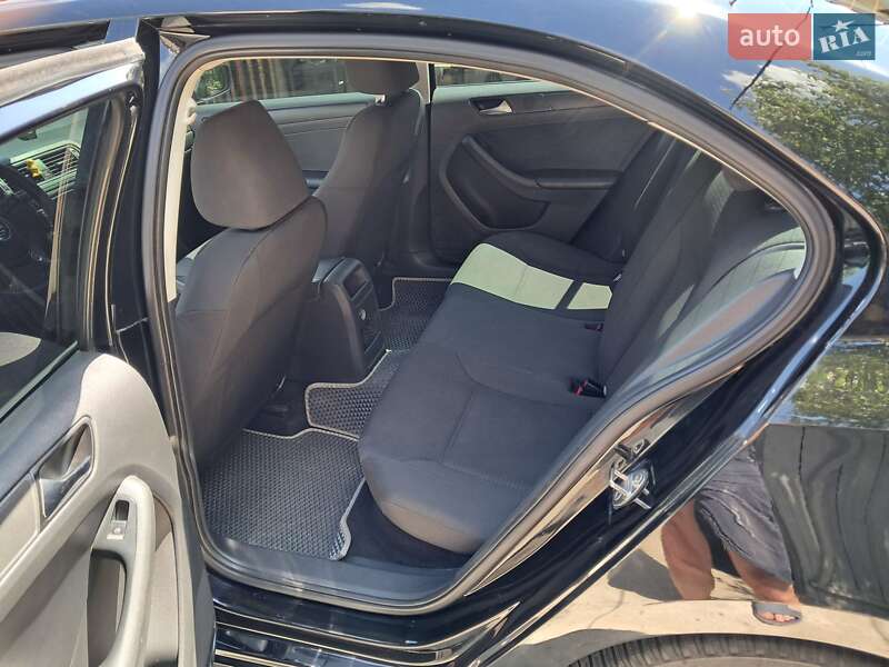 Седан Volkswagen Jetta 2015 в Новомосковську