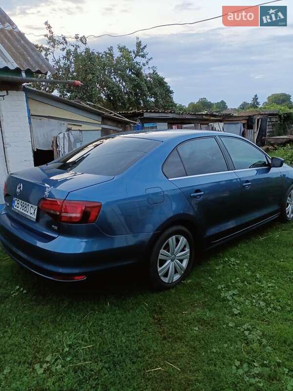 Седан Volkswagen Jetta 2016 в Чернигове