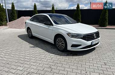 Седан Volkswagen Jetta 2018 в 
