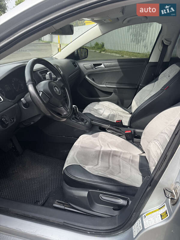 Седан Volkswagen Jetta 2013 в Броварах