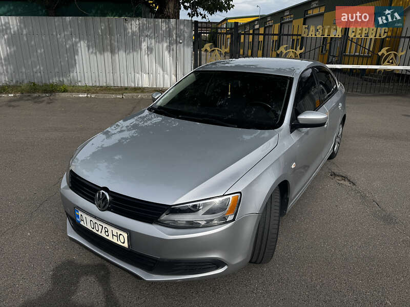 Седан Volkswagen Jetta 2013 в Броварах