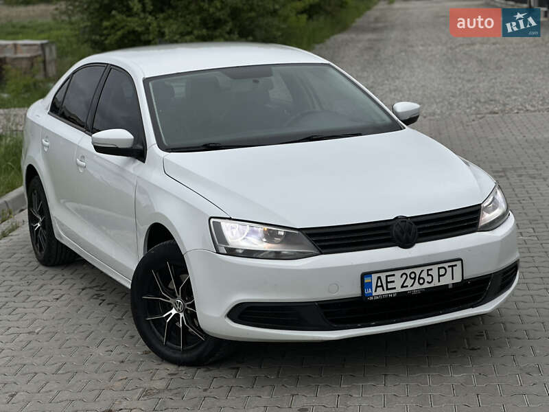 Седан Volkswagen Jetta 2014 в Ивано-Франковске