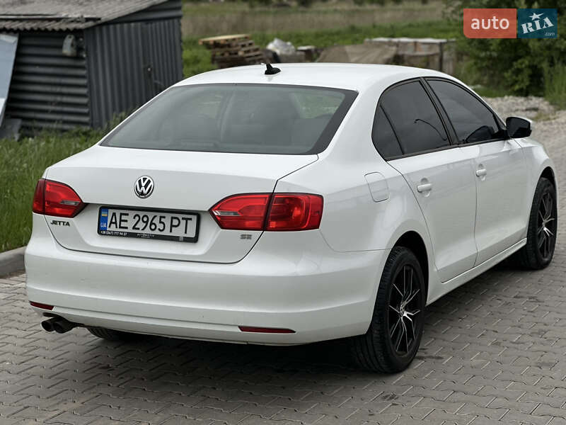 Седан Volkswagen Jetta 2014 в Ивано-Франковске
