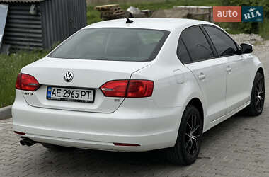 Седан Volkswagen Jetta 2014 в 