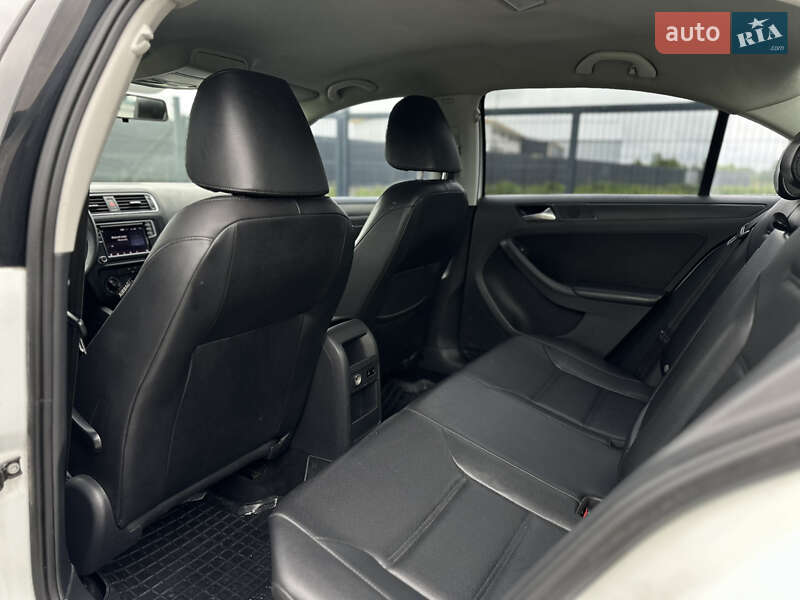 Седан Volkswagen Jetta 2014 в Ивано-Франковске