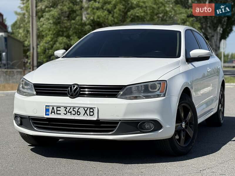 Седан Volkswagen Jetta 2012 в 
