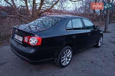 Седан Volkswagen Jetta 2005 в 