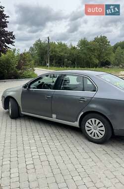 Седан Volkswagen Jetta 2005 в Винниках