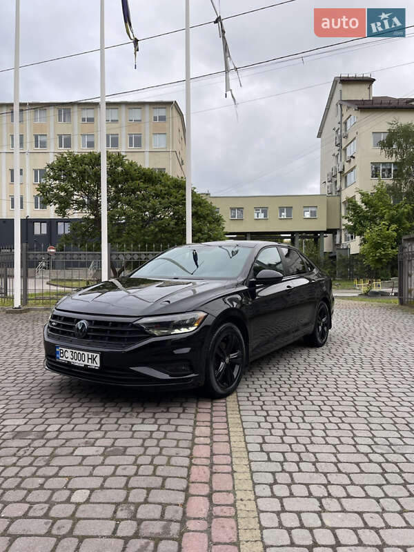 Седан Volkswagen Jetta 2018 в 