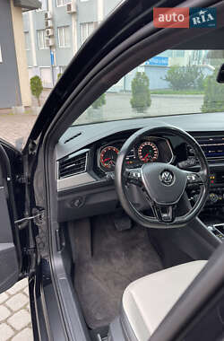 Седан Volkswagen Jetta 2018 в 
