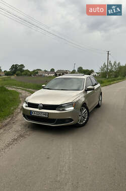 Седан Volkswagen Jetta 2012 в Києві