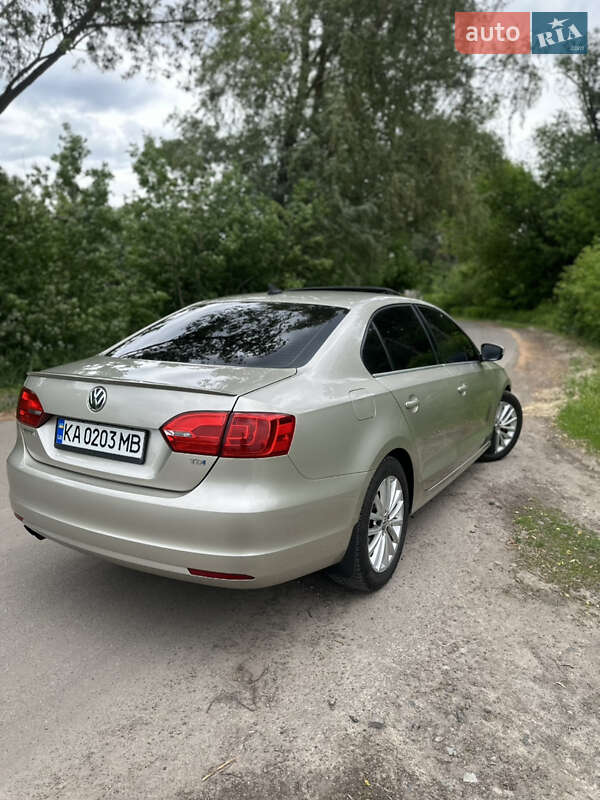 Седан Volkswagen Jetta 2012 в Киеве