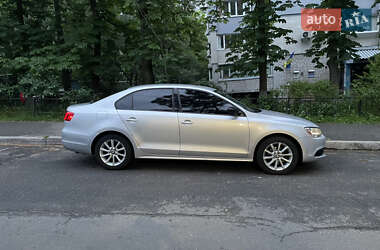 Седан Volkswagen Jetta 2010 в 