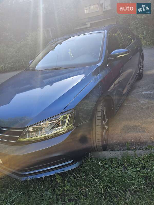 Седан Volkswagen Jetta 2017 в Ужгороді