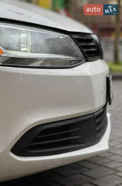 Седан Volkswagen Jetta 2012 в 