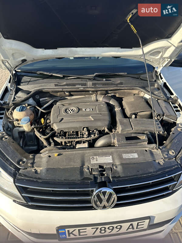 Седан Volkswagen Jetta 2015 в Павлограді