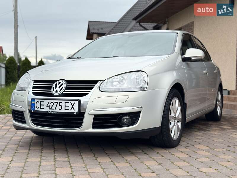 Седан Volkswagen Jetta 2010 в Черновцах