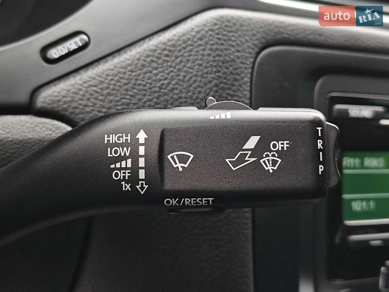 Седан Volkswagen Jetta 2013 в Львові