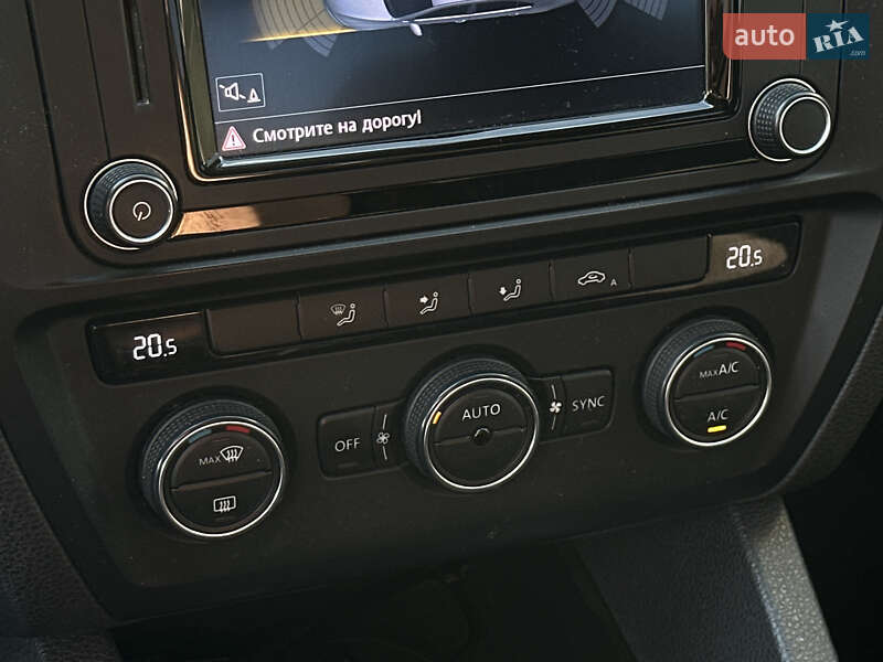 Седан Volkswagen Jetta 2015 в Мукачевому