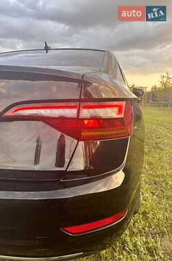 Седан Volkswagen Jetta 2019 в 