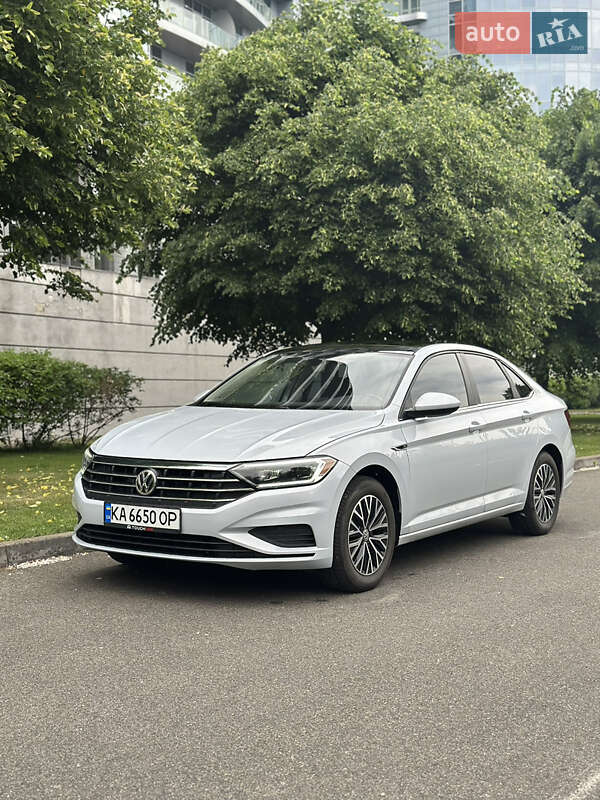 Седан Volkswagen Jetta 2018 в 