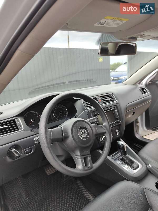 Седан Volkswagen Jetta 2012 в Кропивницком