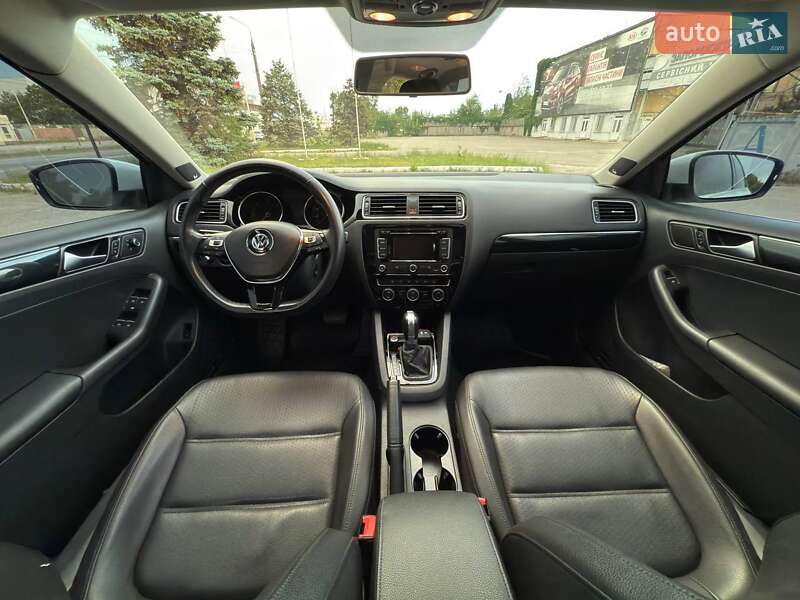 Седан Volkswagen Jetta 2015 в Запорожье