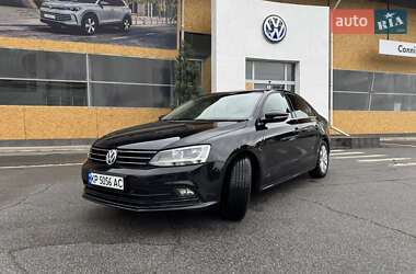 Седан Volkswagen Jetta 2016 в 