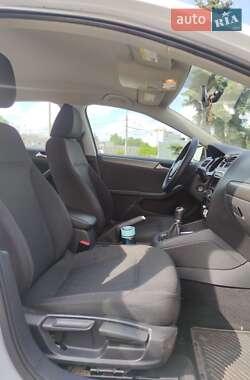 Седан Volkswagen Jetta 2014 в 