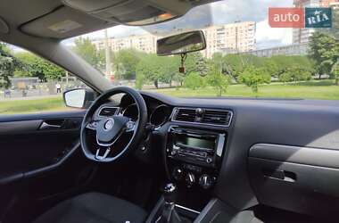 Седан Volkswagen Jetta 2014 в 