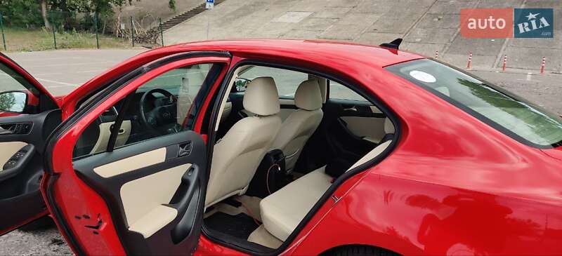 Седан Volkswagen Jetta 2011 в Києві