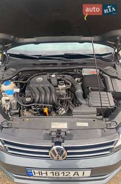 Седан Volkswagen Jetta 2015 в 