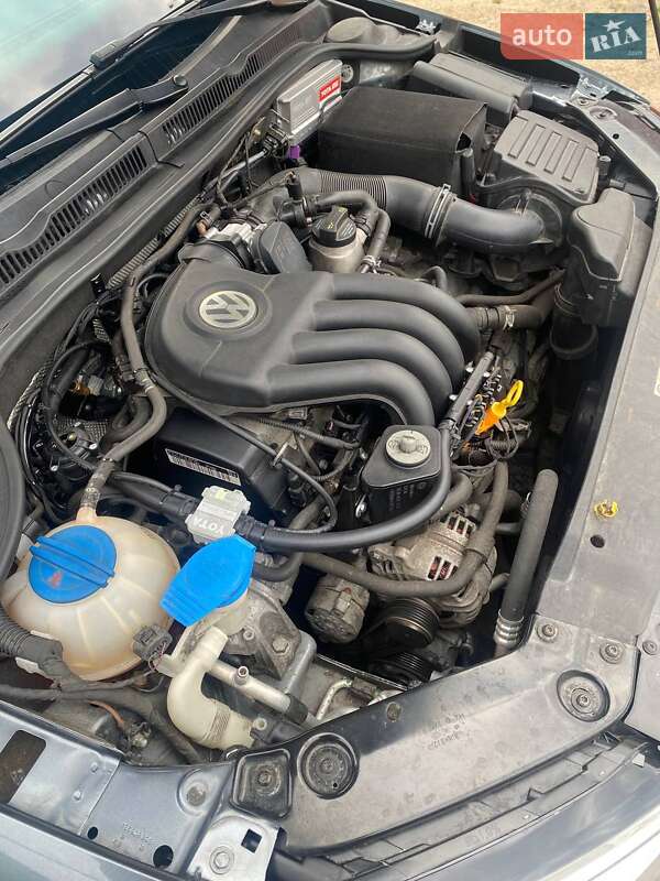 Седан Volkswagen Jetta 2015 в Одесі
