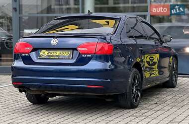 Седан Volkswagen Jetta 2010 в 