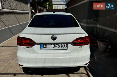 Седан Volkswagen Jetta 2014 в 