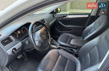 Седан Volkswagen Jetta 2014 в 