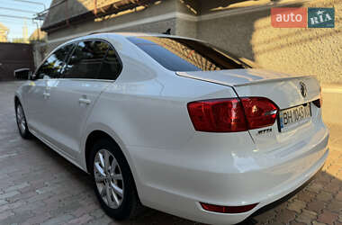 Седан Volkswagen Jetta 2014 в 