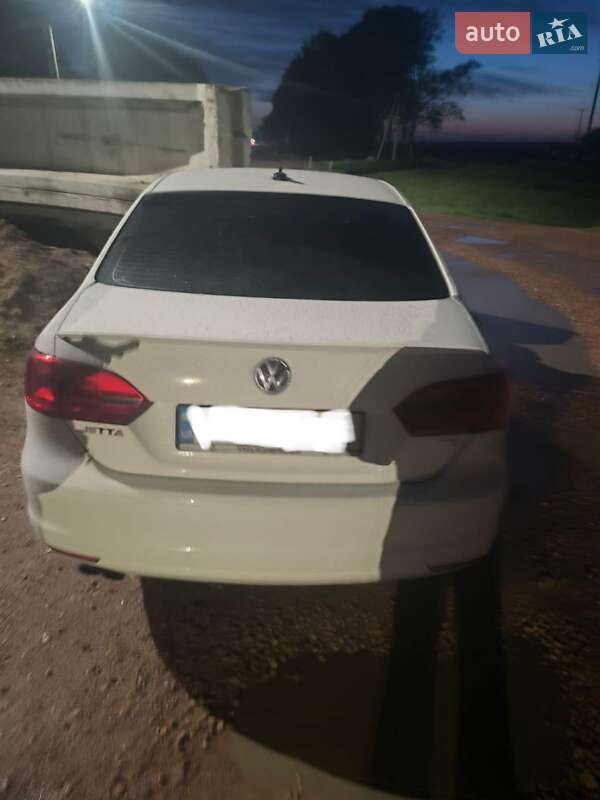 Седан Volkswagen Jetta 2013 в 