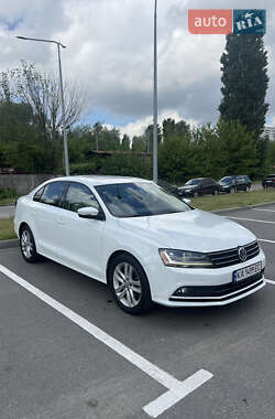 Седан Volkswagen Jetta 2016 в Киеве