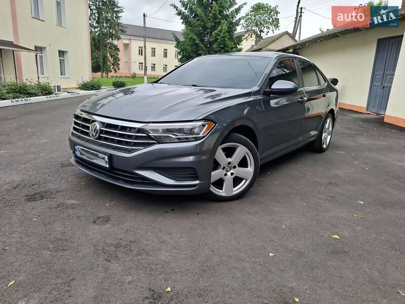 Седан Volkswagen Jetta 2019 в 