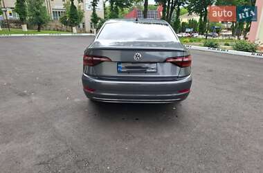Седан Volkswagen Jetta 2019 в 