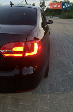 Седан Volkswagen Jetta 2014 в 