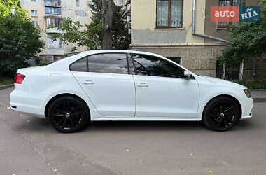 Седан Volkswagen Jetta 2015 в 