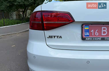 Седан Volkswagen Jetta 2015 в 
