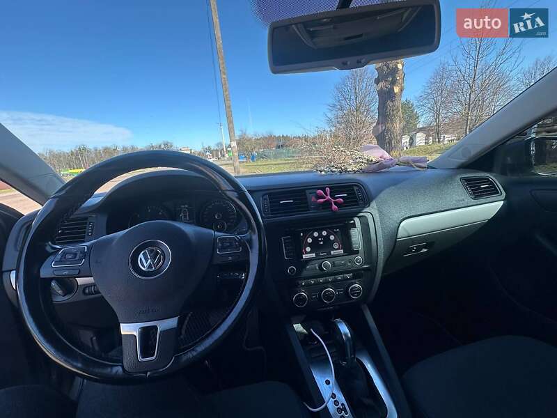 Седан Volkswagen Jetta 2013 в Житомире