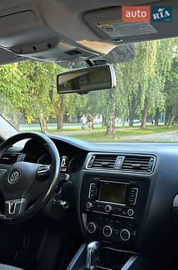 Седан Volkswagen Jetta 2013 в 