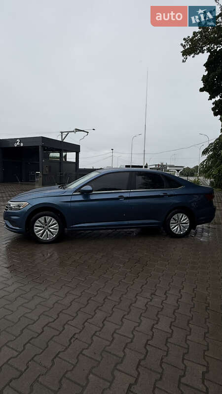 Седан Volkswagen Jetta 2018 в Львові